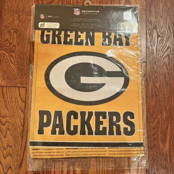 New In package Green Bay Packers 18" x 12.5" Embossed Suede Garden Flag NFL - Picture 9 of 10
